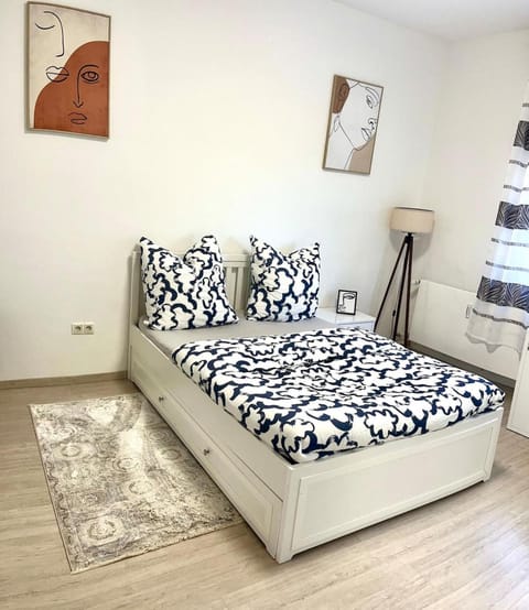 Schönes Zimmer in einer 3er WG-Wohnung geeignet für einen Mann shared apartment Apartment in Frankenthal