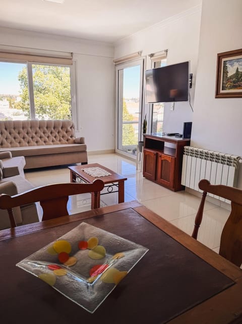 Communal lounge/ TV room, TV and multimedia, Living room, Dining area
