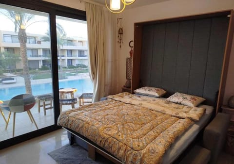 Bed, Photo of the whole room, Bedroom, Pool view, Swimming pool, Swimming pool