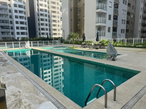 Property building, Pool view, Swimming pool, Swimming pool, sunbed