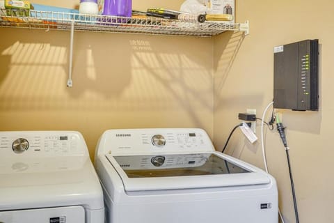 Cozy 2-bedroom townhouse with 11 pools House in Panama City Beach