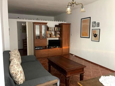 Communal lounge/ TV room, TV and multimedia, Living room, Seating area