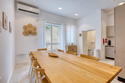 Impressive 3 bedrooms, sun terrace, jacuzzi AMRA1-1 House in Sliema