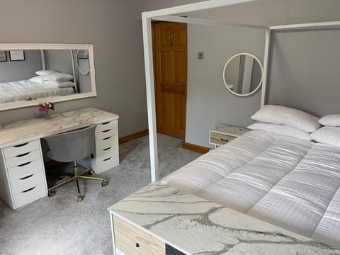 Characterful Stone Cottage in the Heart of the High Peak House in High Peak District