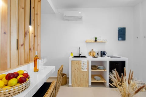 Plori Suites Paros Apartment in Naousa