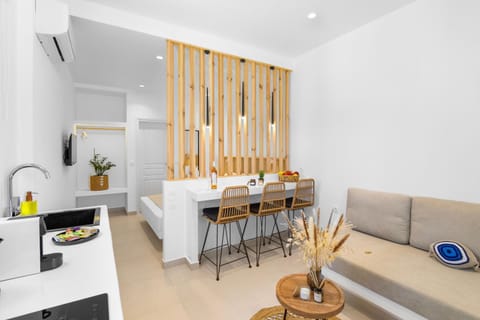 Plori Suites Paros Apartment in Naousa