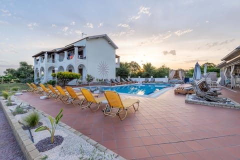 Property building, Swimming pool