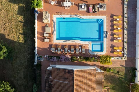 Property building, Bird's eye view, Swimming pool