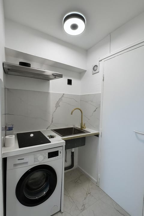 Paris 16, Lux Studio - Steps from metro 9! Apartment in Paris