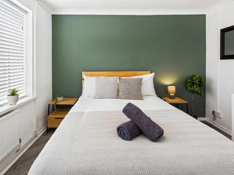 4 Bed House Port Talbot - Perfect For Contractors House in Wales