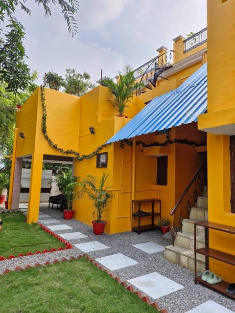 Property building, Facade/entrance