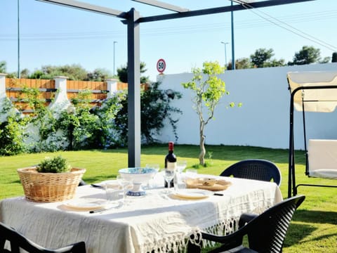 Patio, Garden, Dining area
