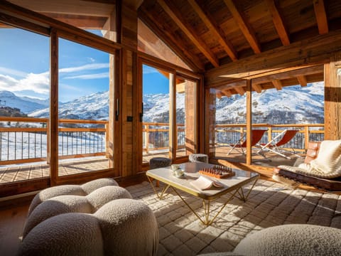 Day, Natural landscape, Winter, View (from property/room), Living room, Seating area, Mountain view
