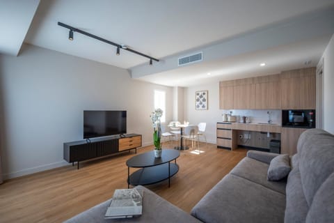 Communal lounge/ TV room, Kitchen or kitchenette, Living room