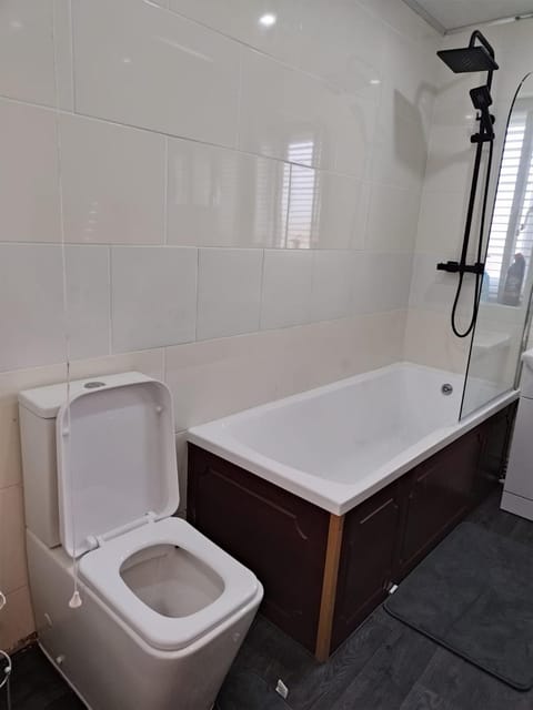 Barnsley cozy home House in Borough of Barnsley