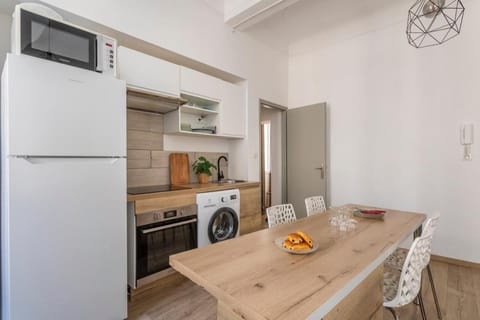 Central studio, perfect for discovering Aix on foot Apartment in Aix-en-Provence