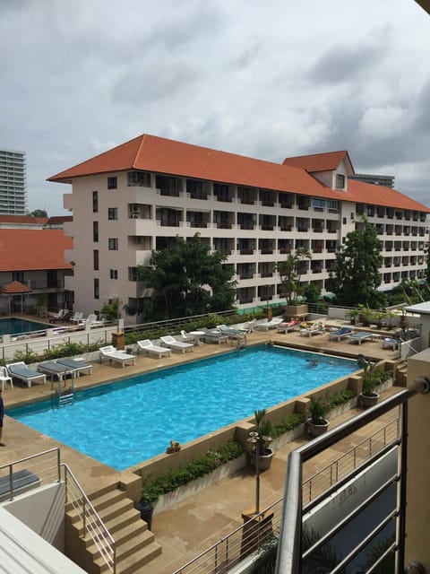 Pool view, Swimming pool