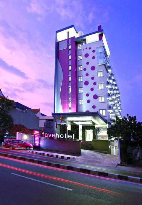 Facade/entrance, Bird's eye view