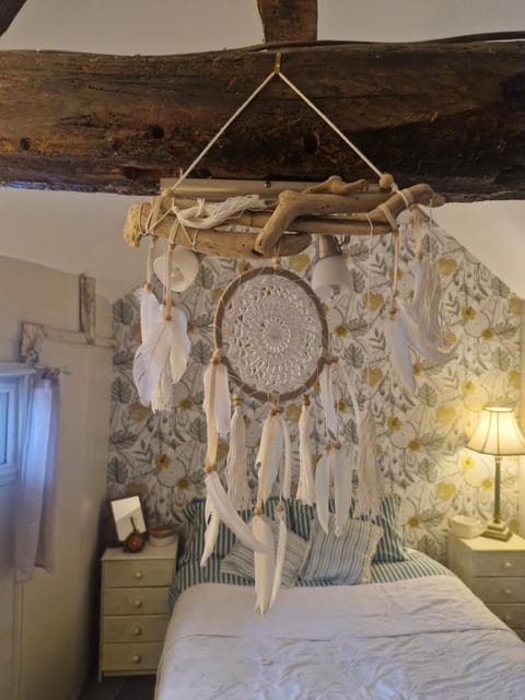 Photo of the whole room, Decorative detail