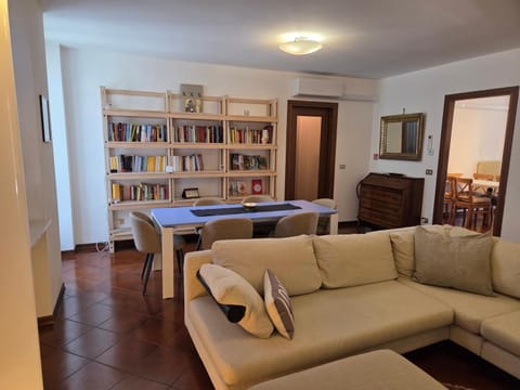 Library, Seating area