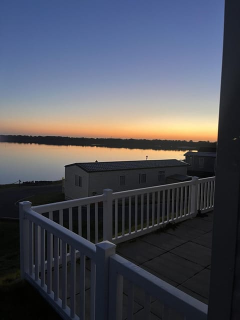 Balcony/Terrace, Lake view, Sunset