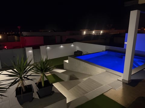Property building, Balcony/Terrace, Swimming pool
