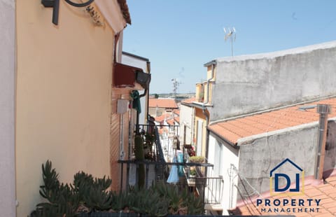 Property building, Neighbourhood, City view, Street view