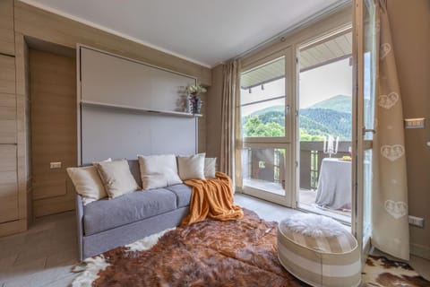 Natural landscape, Living room, Bedroom, Mountain view