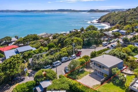 HORIZON SURF LODGE plus private spa House in Raglan