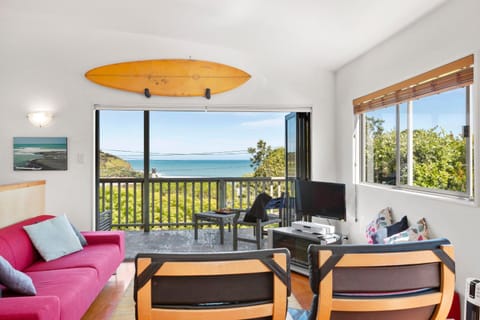 HORIZON SURF LODGE plus private spa House in Raglan