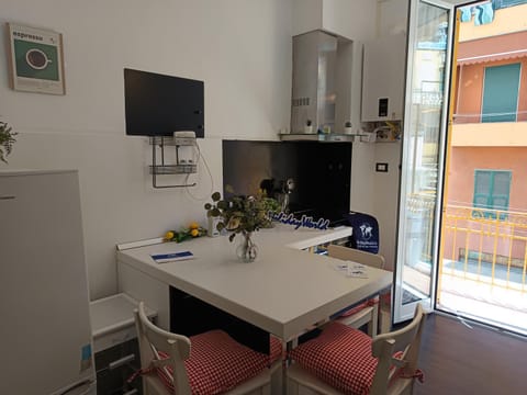 TV and multimedia, Kitchen or kitchenette, Dining area