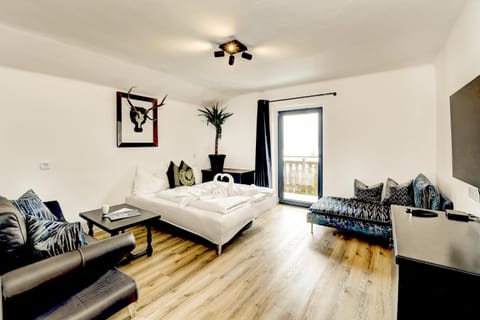 Bed, Living room