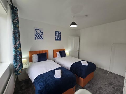 Bed, Photo of the whole room, Bedroom, heating, internet, towels