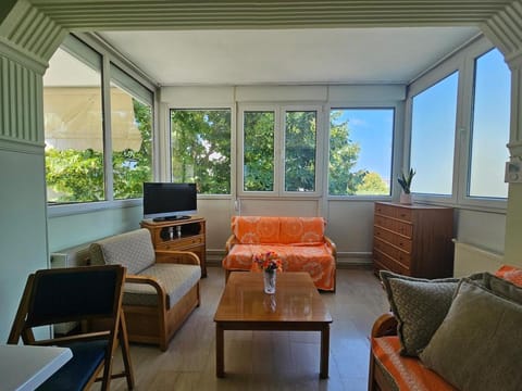 Communal lounge/ TV room, View (from property/room), Seating area, Evening entertainment