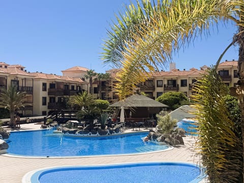 Property building, Restaurant/places to eat, Swimming pool
