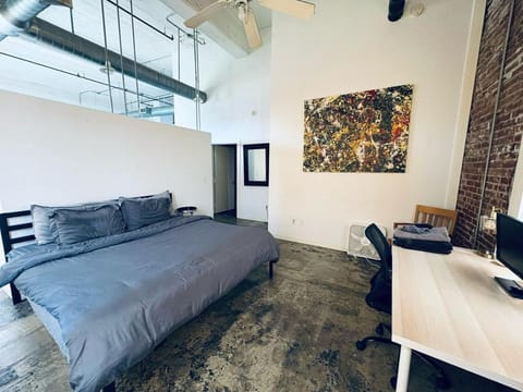 The Downtown Arena Loft Apartment in Mud Island
