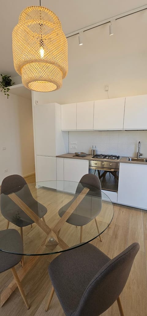 Kitchen or kitchenette, Living room, Seating area, Dining area, stove