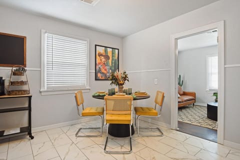 Charming Yellow Door House Steps from OU House in Norman