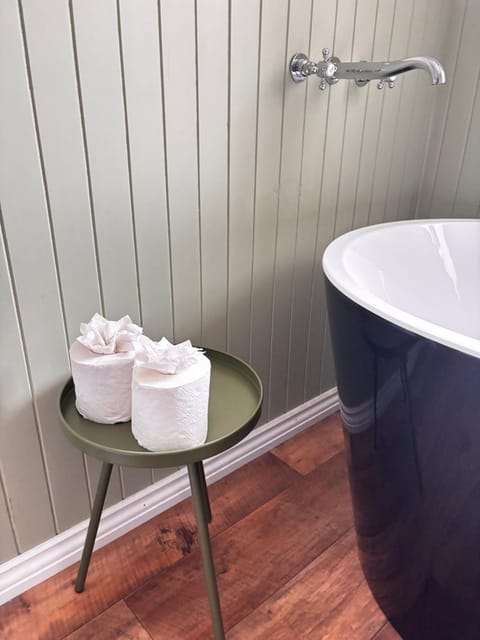 Guisborough 3-Bed, with parking, Walk to Pubs, Shops & Trails House in England