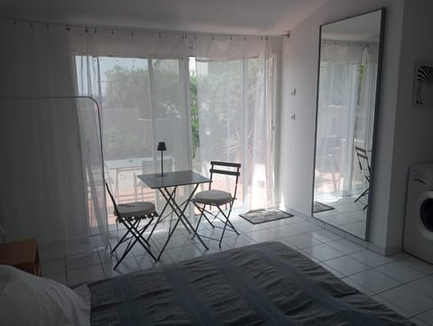 Chambre Indépendante sur terrain avec piscine Bed and Breakfast in Saint-Maximin-la-Sainte-Baume