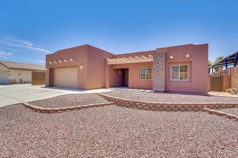 1 Mi to Golf Course Yuma Oasis with Furnished Patio House in Fortuna Foothills