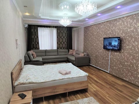 Communal lounge/ TV room, Bed, TV and multimedia, Living room, Photo of the whole room, Bedroom