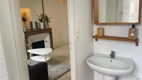 MEAUX Centre 1 au calme Vue sur cour intérieur Apartment in Île-de-France