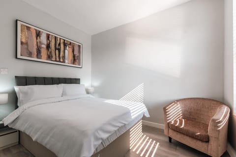 Photo of the whole room, Bedroom