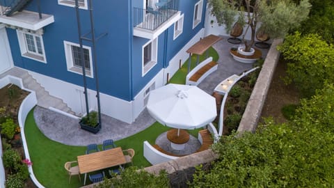Property building, Day, Garden, Garden view