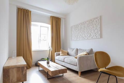 Living room, Photo of the whole room, Seating area, Bedroom