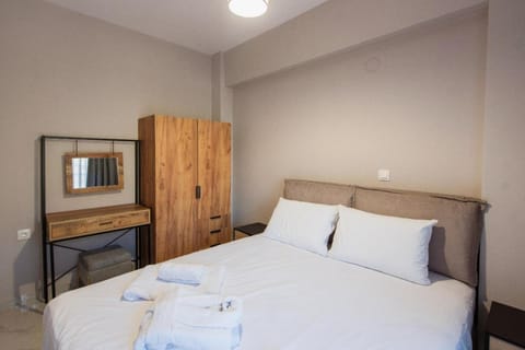 Bed, Photo of the whole room, Bedroom, towels, wardrobe