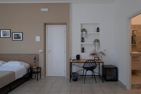 Bed, Bathroom, Photo of the whole room, Bedroom