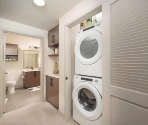 Cozy 2bd Apt Near Disneyland Anaheim Conv Center Apartment in Santa Ana