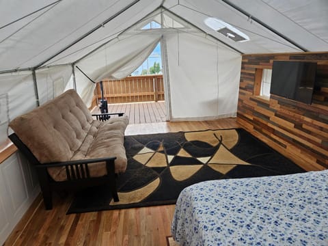 Communal lounge/ TV room, Photo of the whole room, Seating area